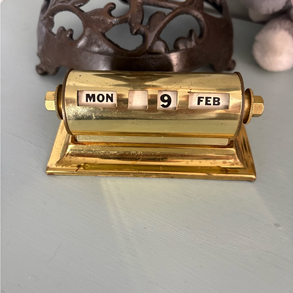 Metal Library Desk Calendar - Picture 15 of 16